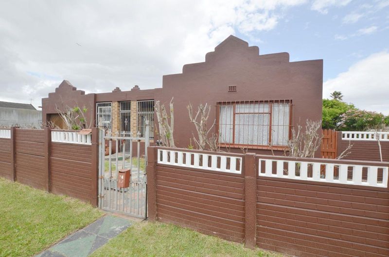 For Sale: Four Bedroom home nestled in the heart of Grassy Park