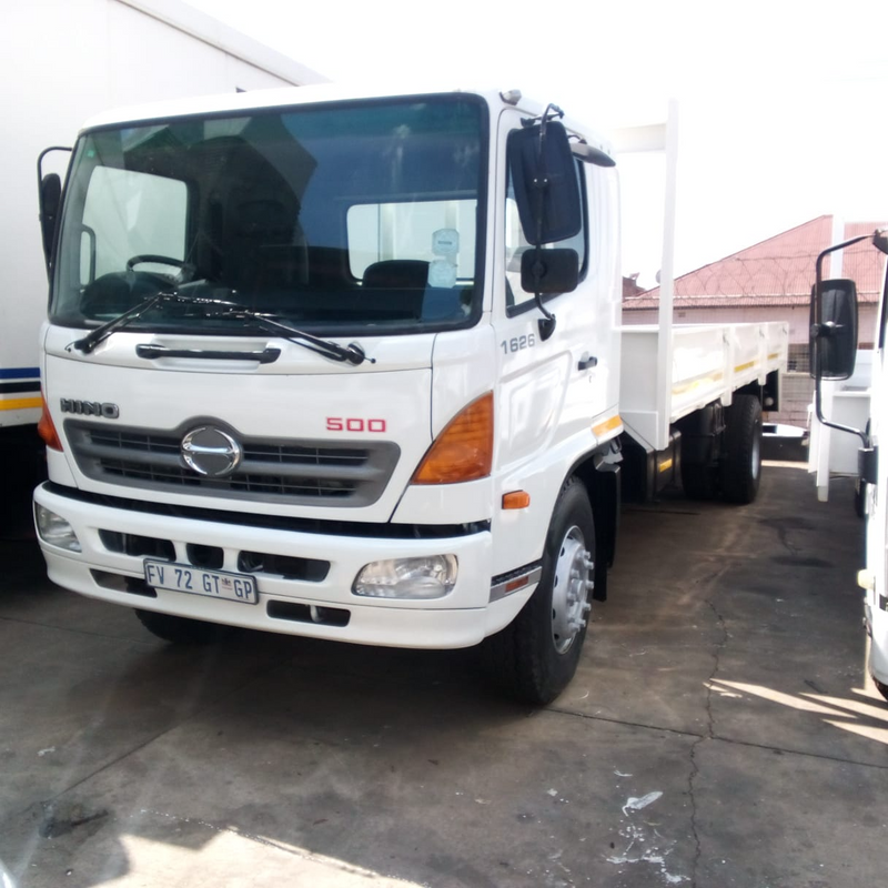 Hino 1627 dropside in an immaculate running condition for sale at a giveaway amount