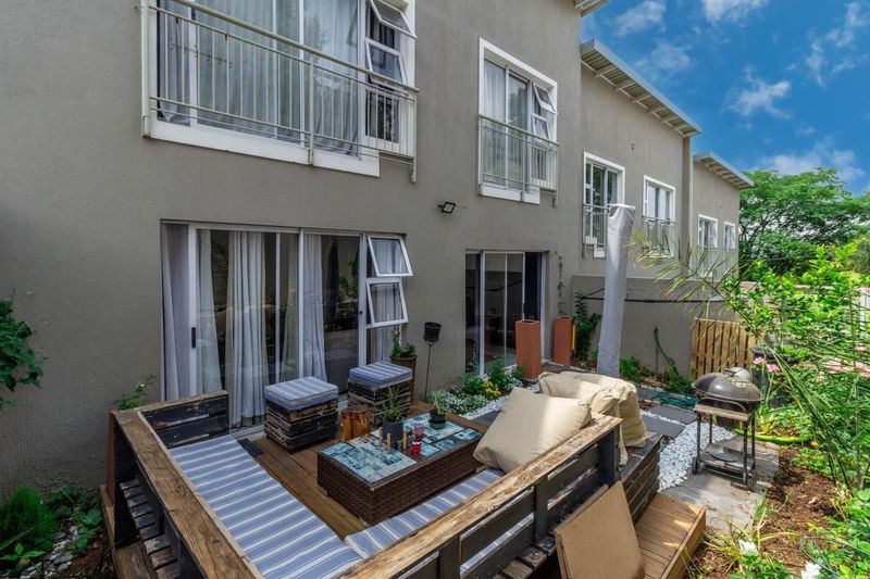 Townhouse For Sale in Bryanston, Sandton