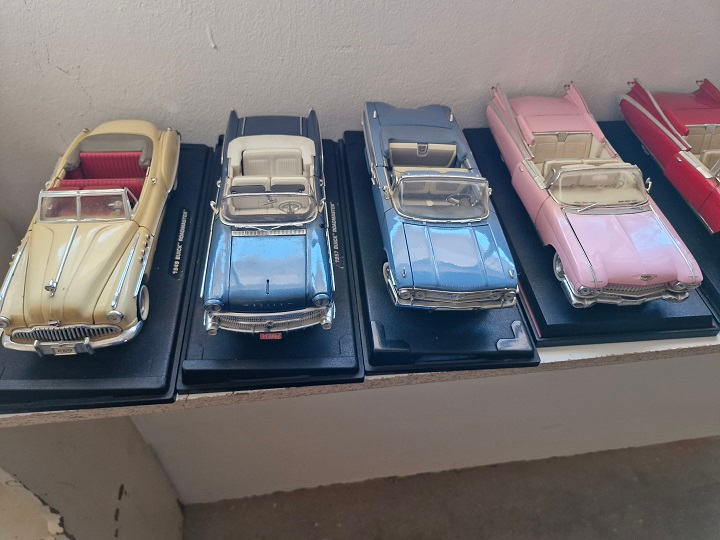 Bargain ! Personal collection of model cars ! Nice condition !