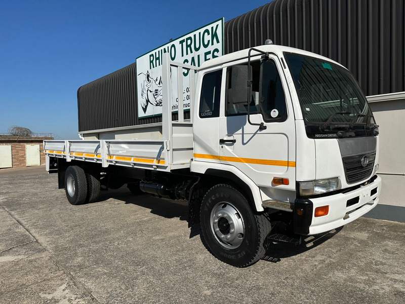 2006 NISSAN UD80 8 TON WITH DROPSIDES