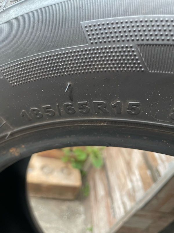 15 inch tyre 90 percent life like brand new