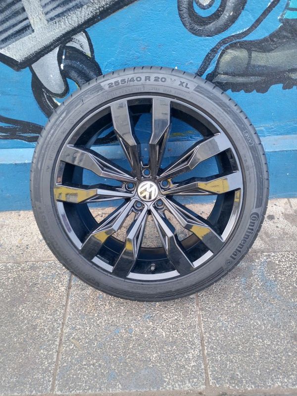 1 single Rim and Tyres 20inches