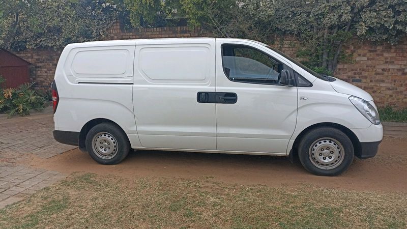 Hyundai h1 panel van