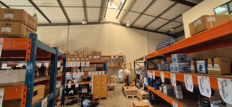 Warehouse To Let : 478 sqm &#64; R38 240.00 per month - Westmead