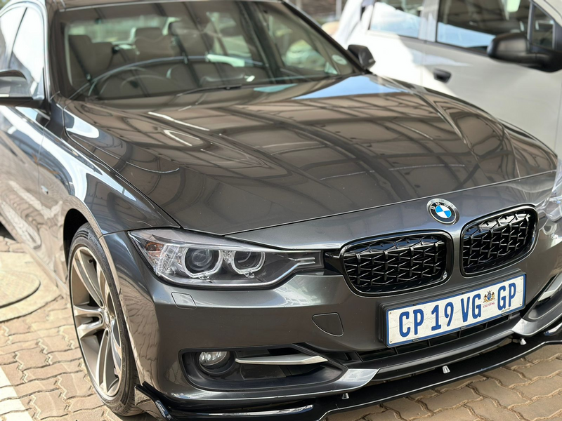 BMW SPORTLINE 320I 2013(PRICE REDUCED!)