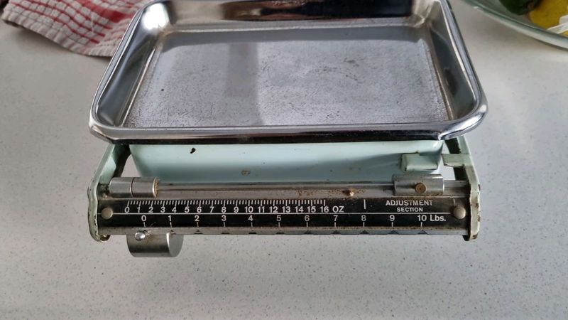 Vintage scale up for grabs in great nick.