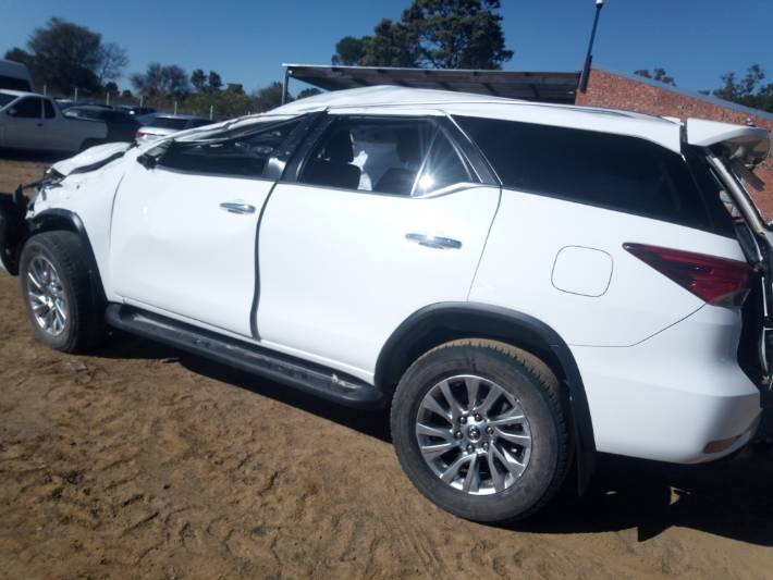 2021 TOYOTA FORTUNER 2.8GD-6 R-B AUTO  STRIPPING FOR SPARES