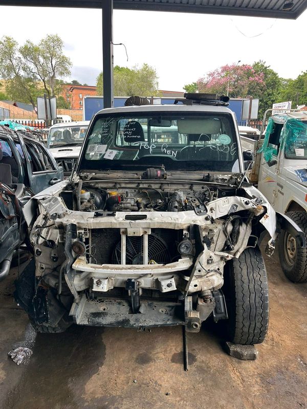Mahindra Scorpio S4 stripping for parts