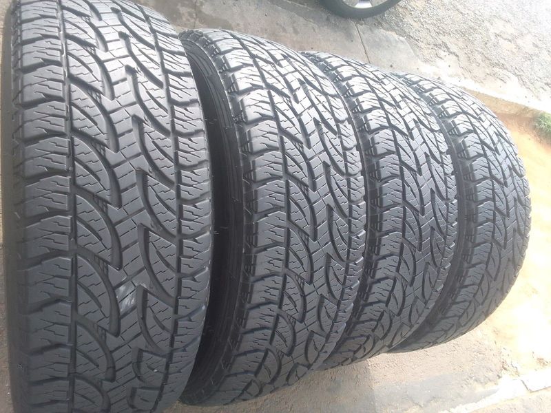 Set of 4 tyres 265/65/R17 BRIDGESTONE DUELER A/T IS AVAILABLE NOW IN STOCK CALL PAUL 0632489024