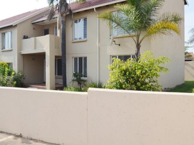 Newly renovated Townhouse in saught after Glen Marais