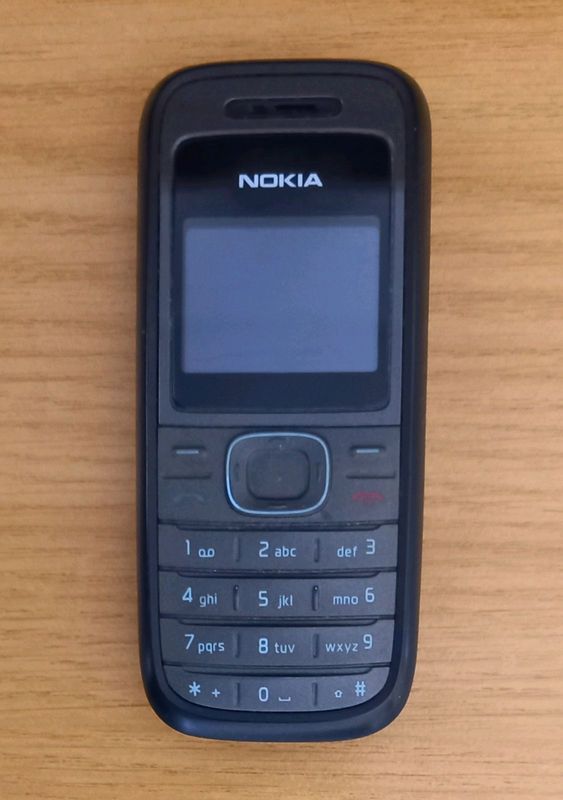 COLLECTABLES: NOKIA CELLPHONE: MODEL 1208