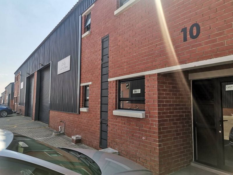 Neat and secure industrial unit To Let in Halfway House Midrand