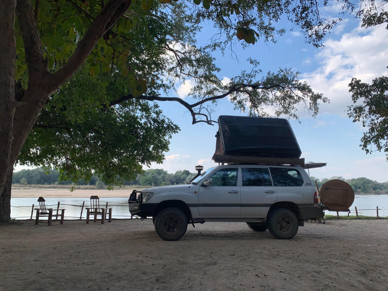 2005 Toyota Land Cruiser 100 GX (105). Rooftop tent not included.