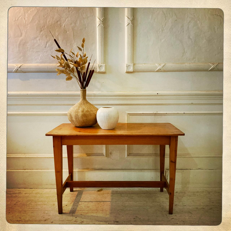 Oregon pine table - R3600