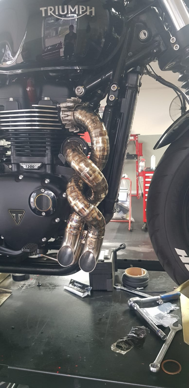 Thornton Hundred - Triumph Bonneville HANDCRAFTED TWISTED EXHAUST – BOBBER