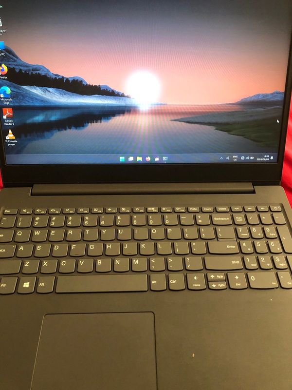 Lenovo Ideapad, cheap, clean N super fast