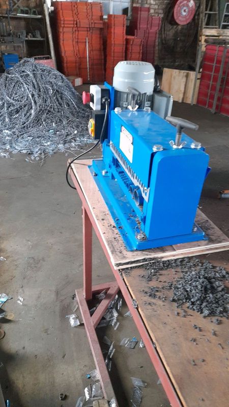CABLE STRIPPING MACHINE