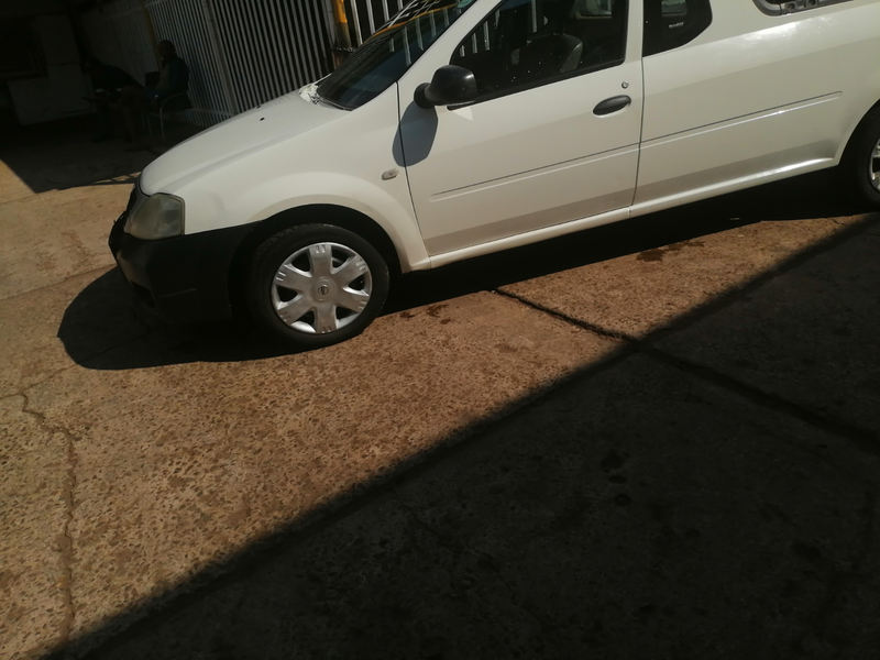 nissa np 200 for sale daily driving papers in odercall or whats 0642424824