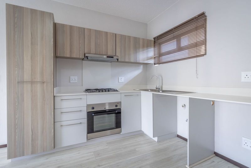 Modern 1 Bed Lifestyle Accommodation in Broadacres!