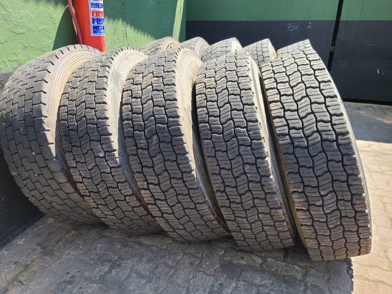 315/80R22.5 AND 12R22.5 QUALITY SECOND HAND TRUCK AND TRAILER TYRES,ALL SIZES AVAILABLE; 0745134568