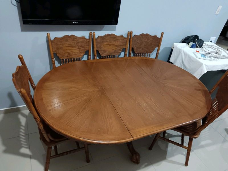Oak dining table and chairs 2800