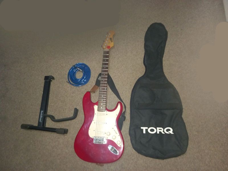 Electric guitar &#43; cable, stand, bag