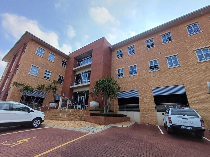 168 sqm office to let in Route 21 Corporate Park, Irene, Centurion