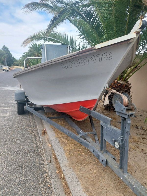 5.5 m sea craft with 2 60 hsp motors and trailer