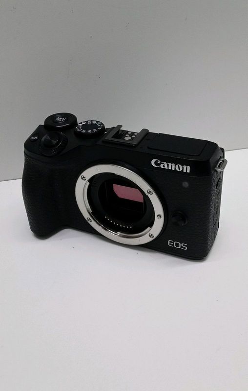 Canon EOS M6 mark II mirrorless