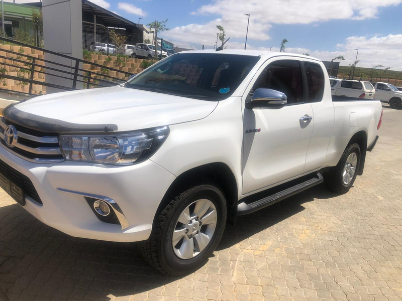 2017 Toyota Hilux  2.8 GD6  Extended Cab 4X4