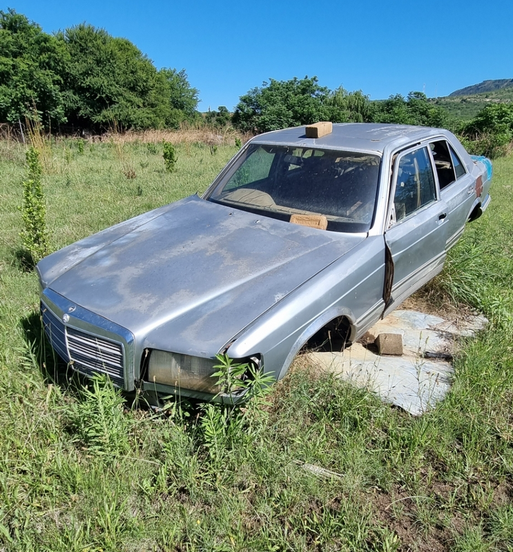 3x Mercedes benz 380 SE bodies for sale / stripped