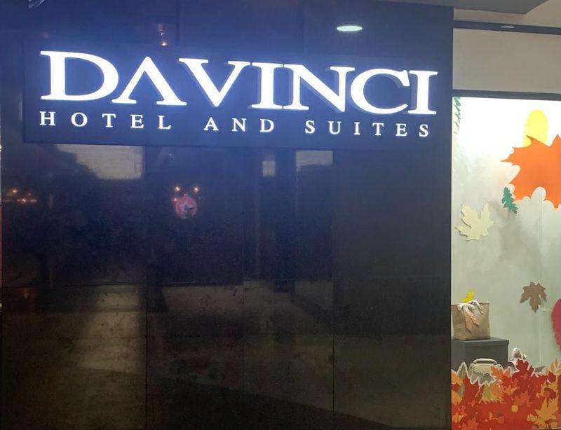 Luxurious and Executive One Bedroom Semi furnished Apartment for Sale in the Da Vinci Hotel Sandton.