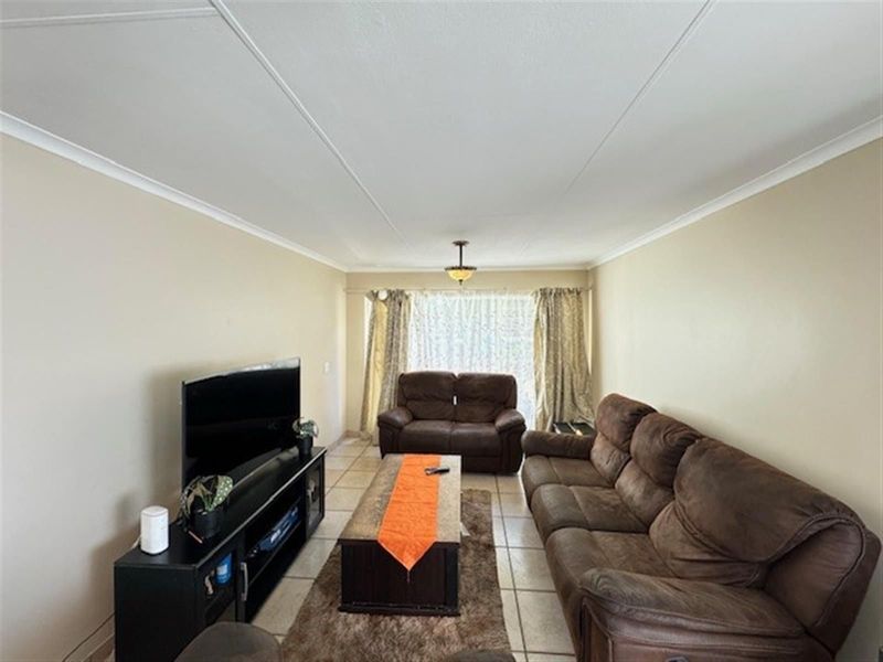 Apartment For Sale in Benoni Central, Benoni