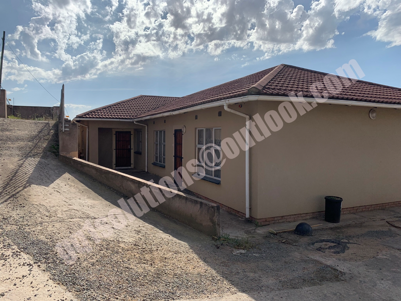 3 Bedroom, 1 Bathroom House To Let at Callaway Park, Mthatha.