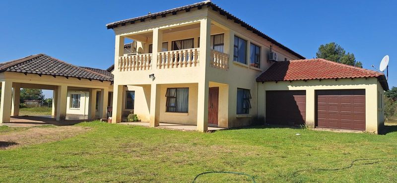 1.580 HA Exquisite Home In A Country/Farm House.