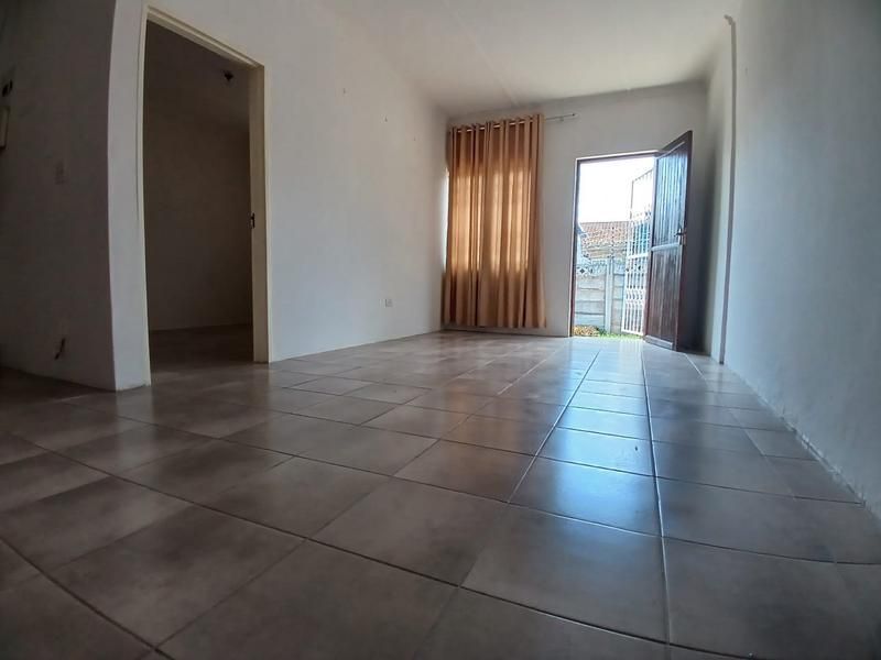 Neat and cosy 1 bedroom for rent in Newlands west