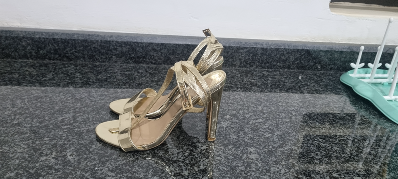 Gold heeled sandal