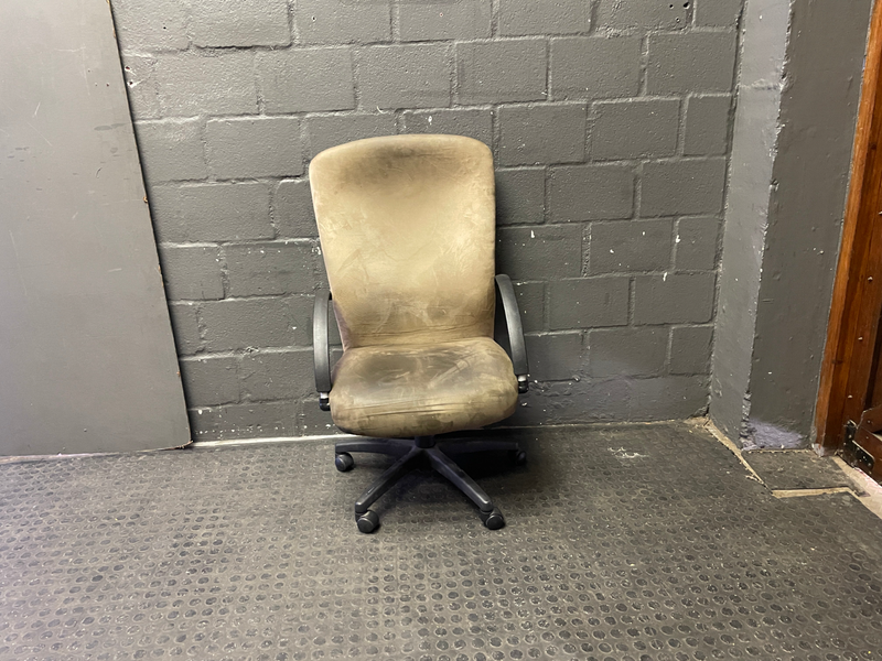 Cream Suede Office Chair(Hydraulic Faulty)-