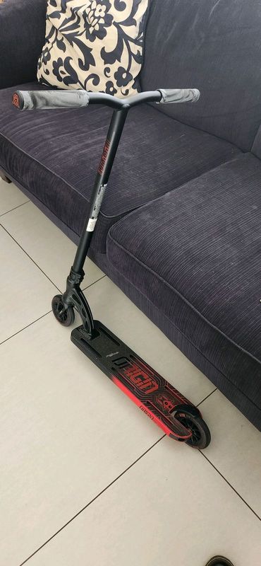 Madd Gear Pro Scooter (black&amp;red)