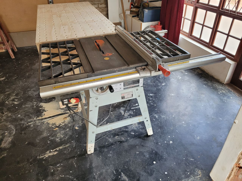 Table Saw on stand - new blade