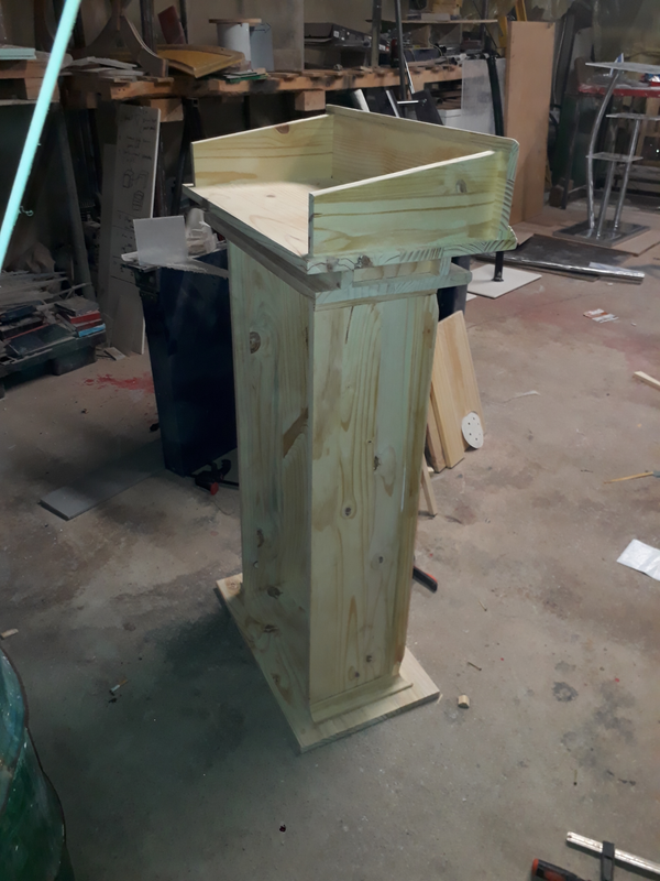 WOODEN U-SHAPE PULPITS WITH ENCLOSED TOPS