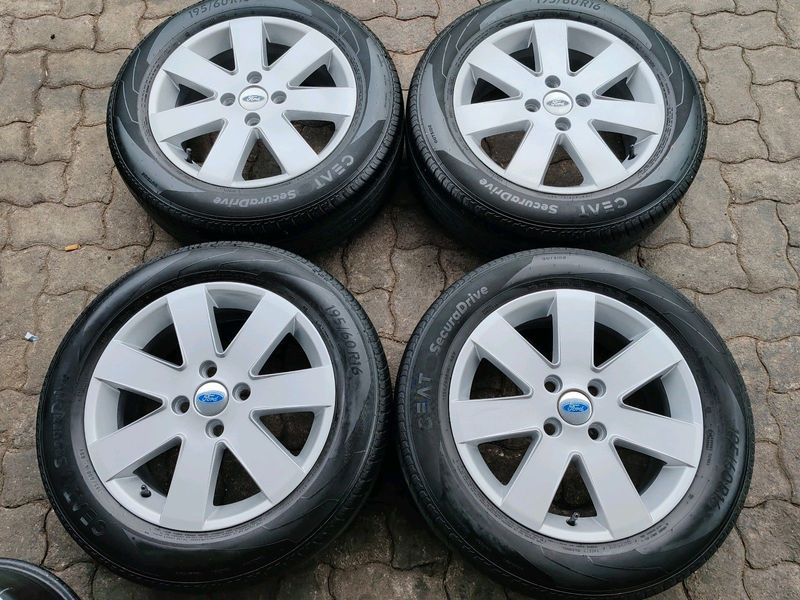 Quick Pre-owned Sale:16&#34; Oem Ford Rims &amp; Tyres
