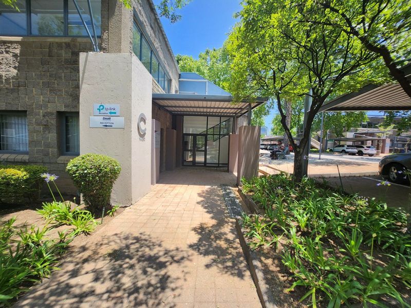 Expansive Office Space: 390 Sqm Available for Lease in Central Park, Randjespark, Block C