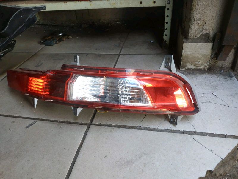 Kia Sportage rear bumper reflector light