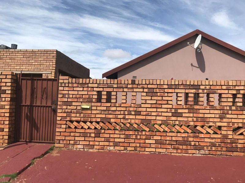 To let property in the heart of Soweto, Protea Glen
