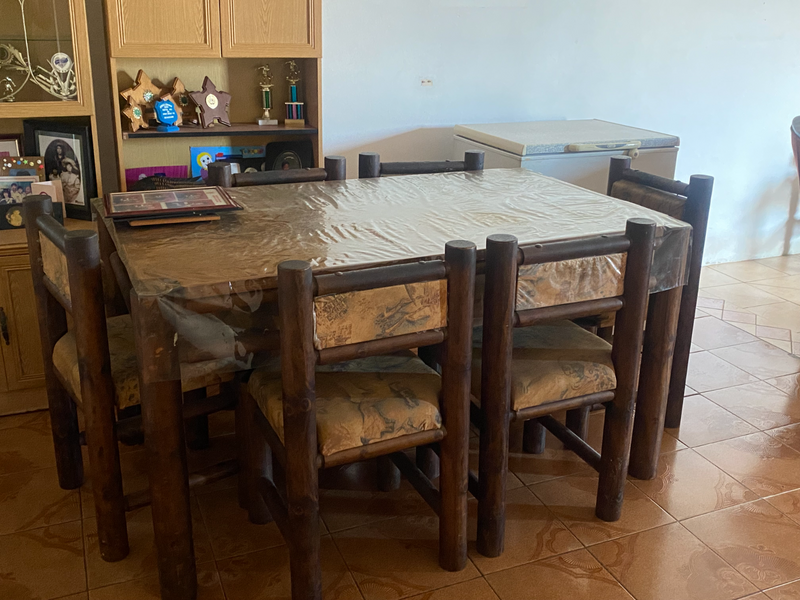 Dining room set- 6 seater