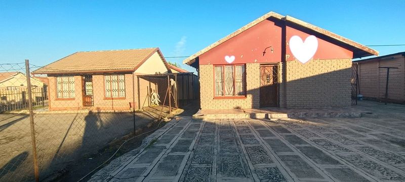 2 Bedroom House For Sale in Meriting