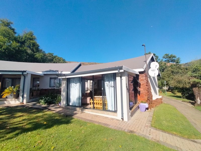 1 Bedroom Gated Estate For Sale in Modderfontein AH