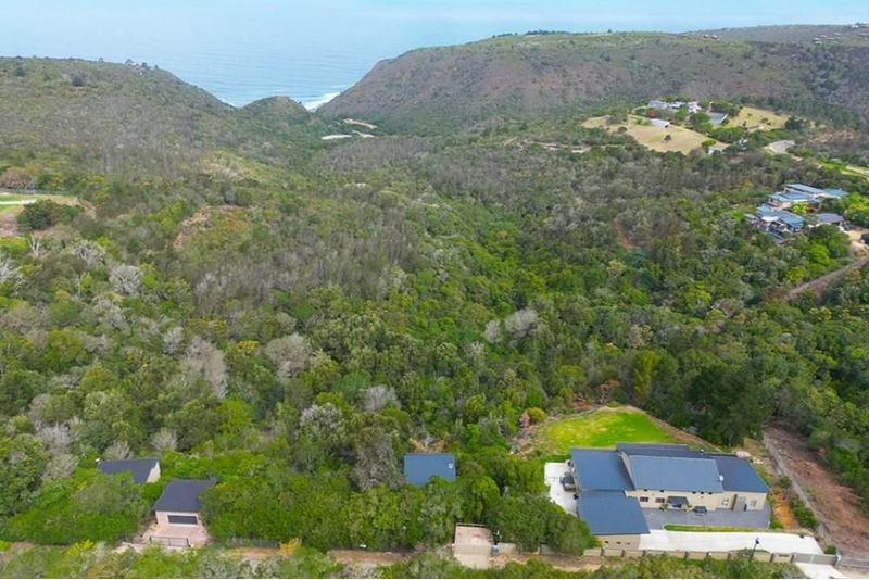 Vacant plot with breathtaking sea views in Victoria Bay